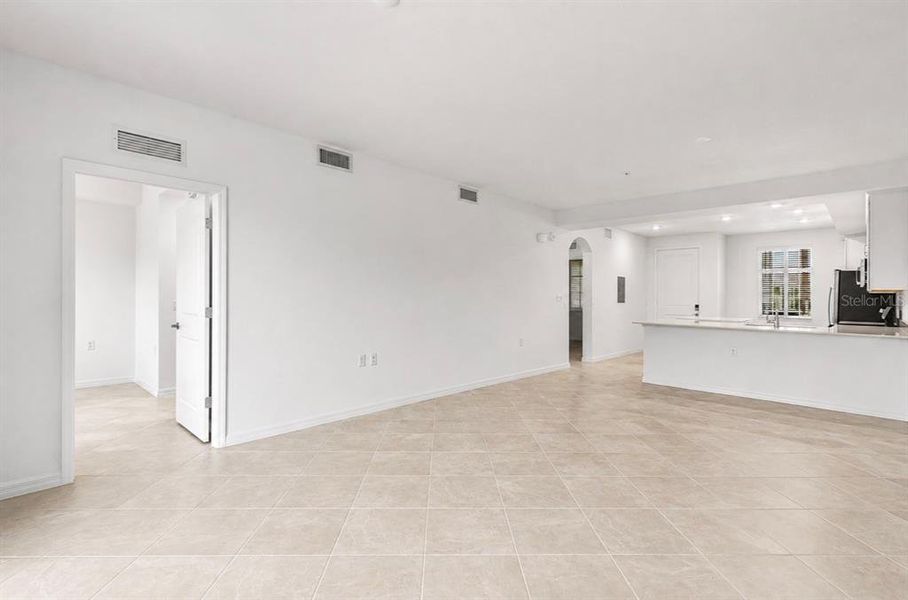 Spacious, unfurnished interior of a new home in Heritage Landing, Punta Gorda (Image 17). Spacious, unfurnished interior of a new home in Heritage Landing, Punta Gorda (Image 17).