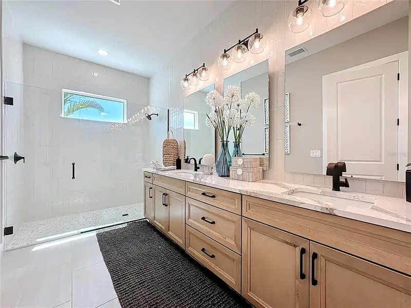 Furnished interior view inside a new home in , Bradenton (Image 54).