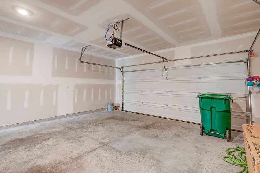 Image 38 of a home in Cedar Ridge - Locust Grove Station.