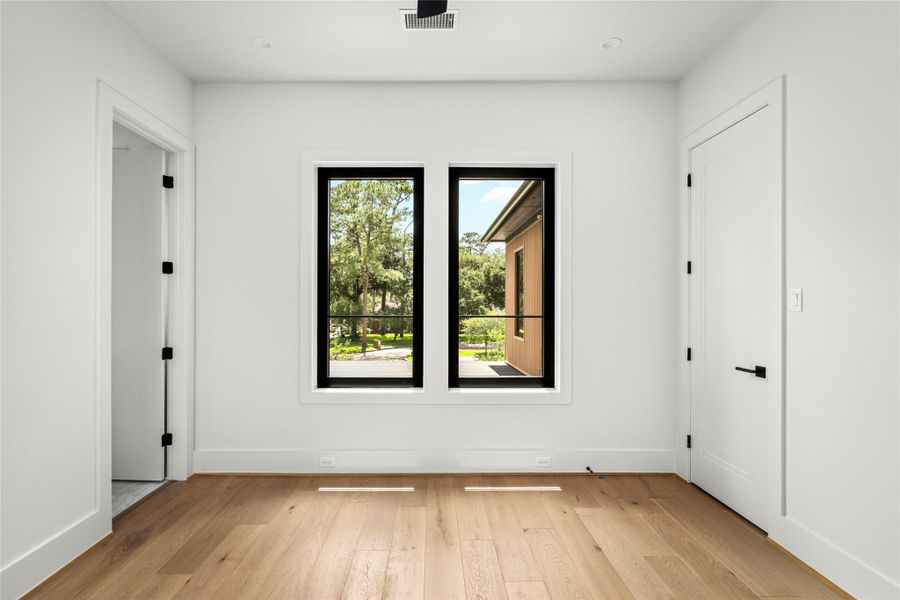 Additional Bedroom with simple layout, large closet and ensuite bath.