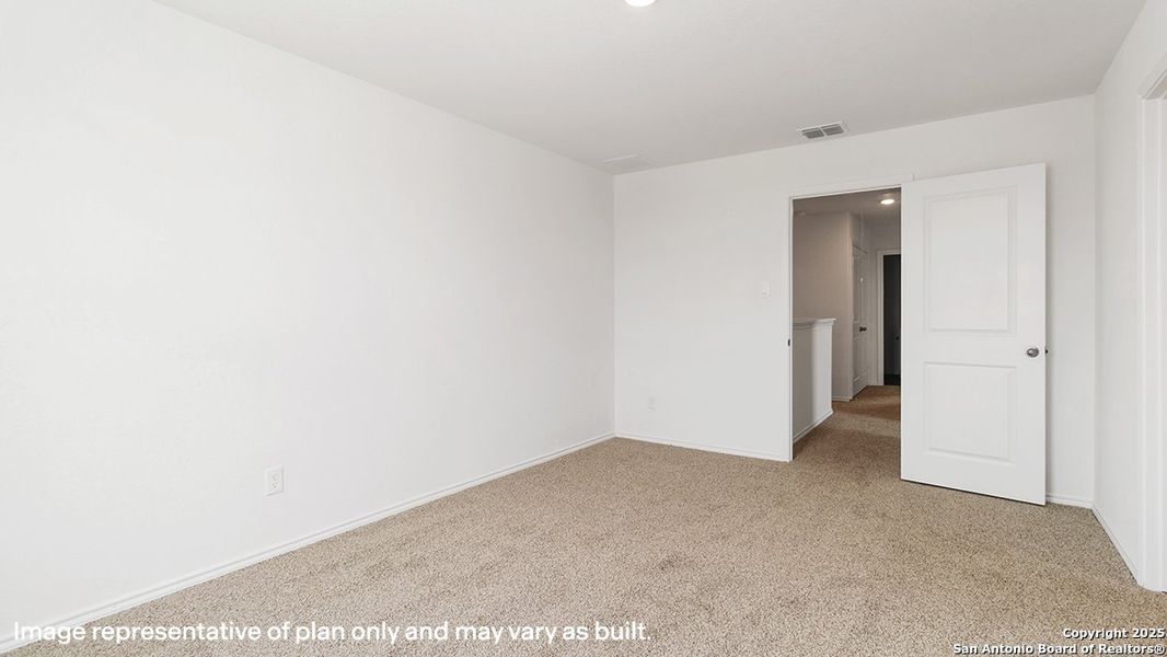 Spacious, unfurnished interior of a new home in Lucero, San Antonio (Image 17).