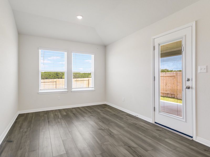 Spacious, unfurnished interior of a new home in Butler Farms - Reserve Collection, Liberty Hill (Image 6).