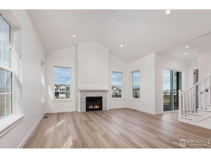 Spacious, unfurnished interior of a new home in Westerly, Erie (Image 21).