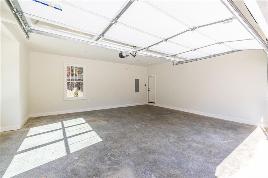 Spacious, unfurnished interior of a new home in , Dallas (Image 44).