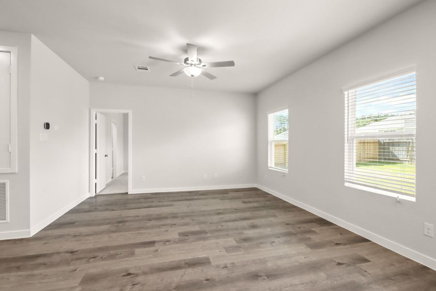 Spacious, unfurnished interior of a new home in Caney Mills, Conroe (Image 12). Spacious, unfurnished interior of a new home in Caney Mills, Conroe (Image 12).
