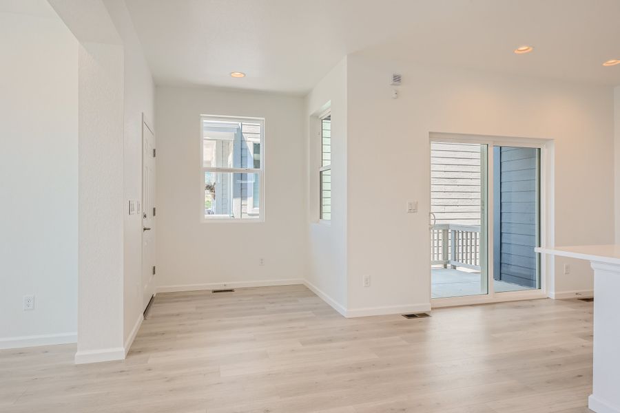 Spacious, unfurnished interior of a new home in The Aurora Highlands, Aurora (Image 17).