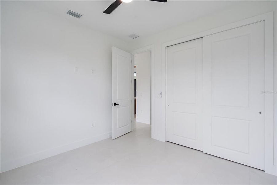 Spacious, unfurnished interior of a new home in , Port Charlotte (Image 25).