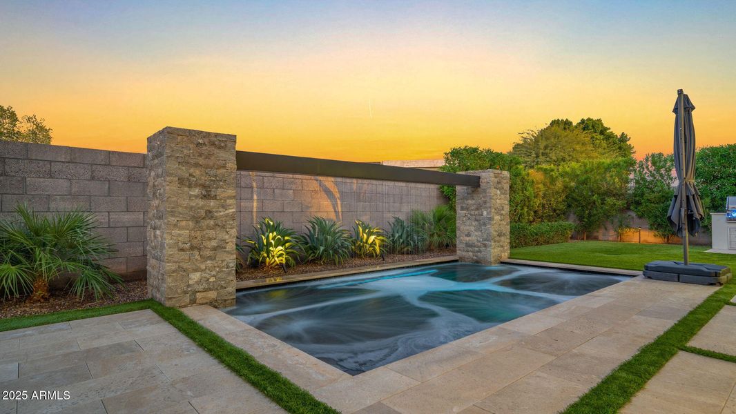 80-web-or-mls-TWILIGHT7