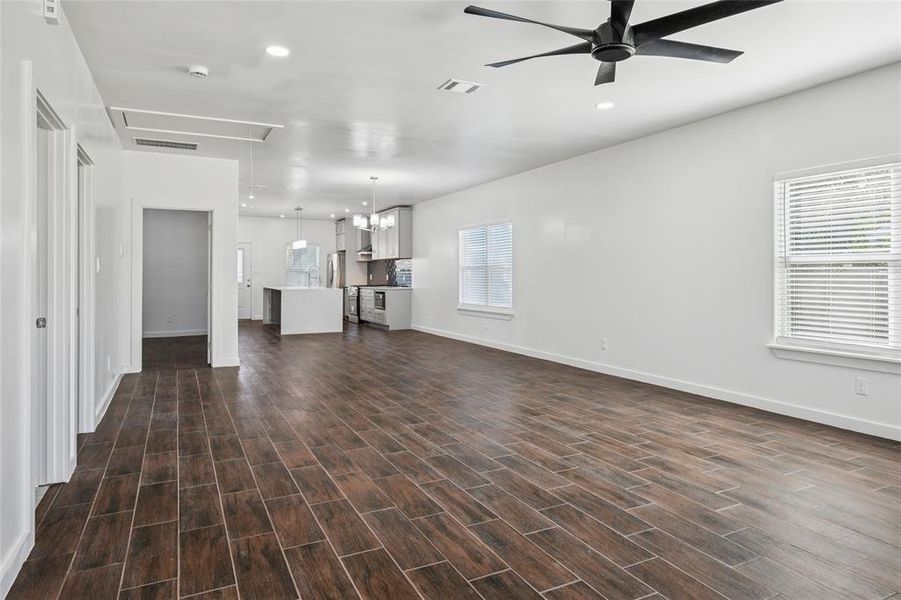 Spacious, unfurnished interior of a new home in , Wylie (Image 20).