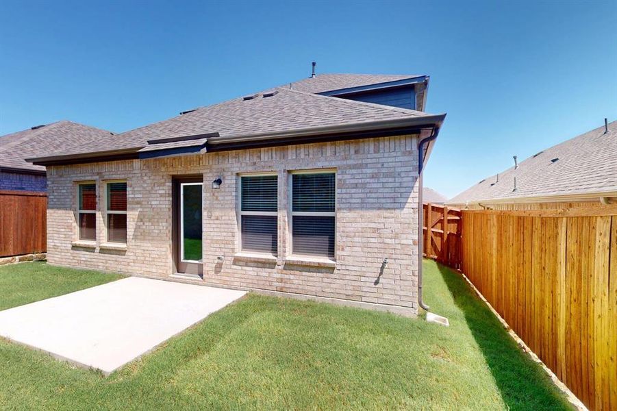 Front exterior of a new home in ValleyBrooke, Mesquite, TX, highlighting curb appeal (Image 25). Front exterior of a new home in ValleyBrooke, Mesquite, TX, highlighting curb appeal (Image 25).