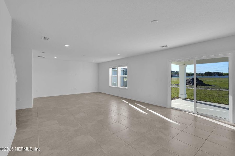 Spacious, unfurnished interior of a new home in Wells Landing, Jacksonville (Image 21).