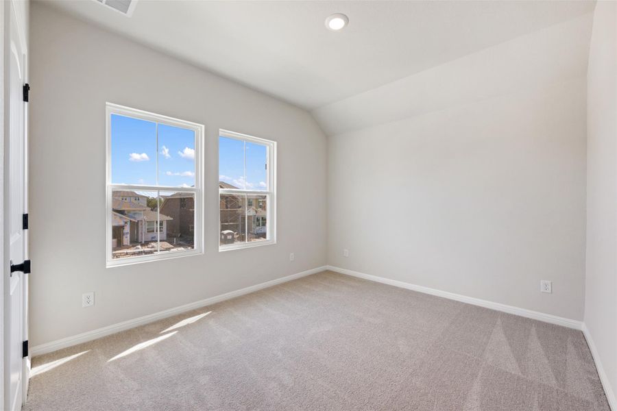 Spacious, unfurnished interior of a new home in Berry Creek Highlands, Georgetown (Image 21).