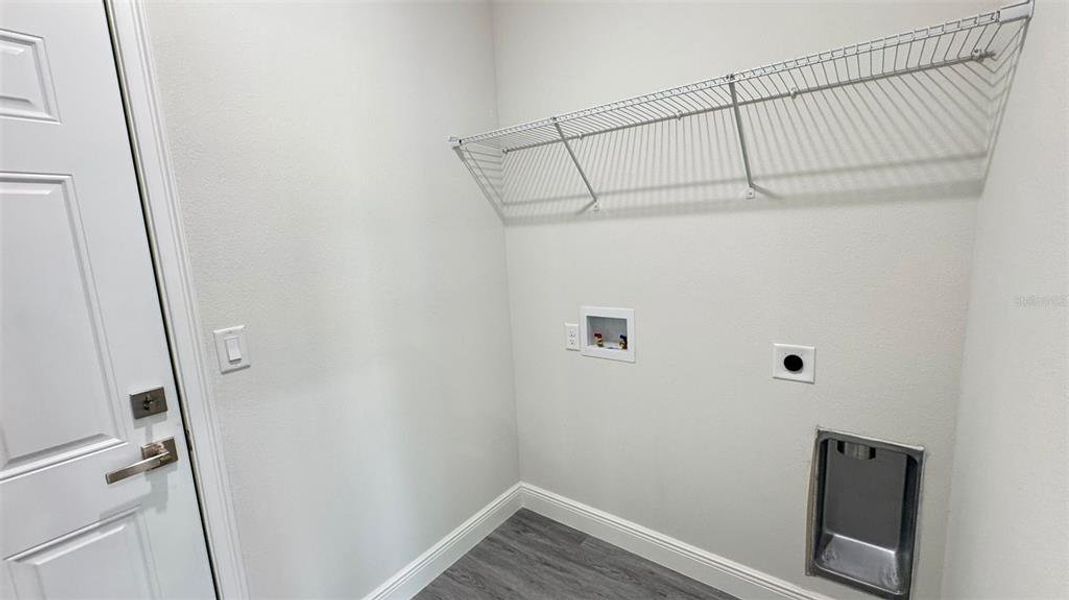 Spacious, unfurnished interior of a new home in , Ocala (Image 10).