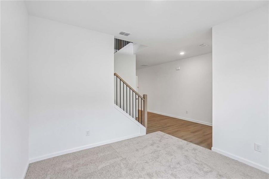 Spacious, unfurnished interior of a new home in The Pointe at Heron Bay, Locust Grove (Image 13).