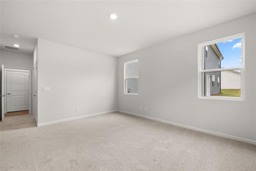 Spacious, unfurnished interior of a new home in Fairway 17 at Mirror Lake, Villa Rica (Image 29). Spacious, unfurnished interior of a new home in Fairway 17 at Mirror Lake, Villa Rica (Image 29).