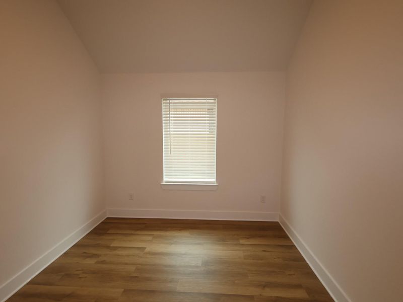 Spacious, unfurnished interior of a new home in Lago Mar, Santa Fe (Image 23).