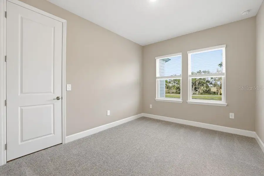Spacious, unfurnished interior of a new home in Timber Ridge, Plant City (Image 26).