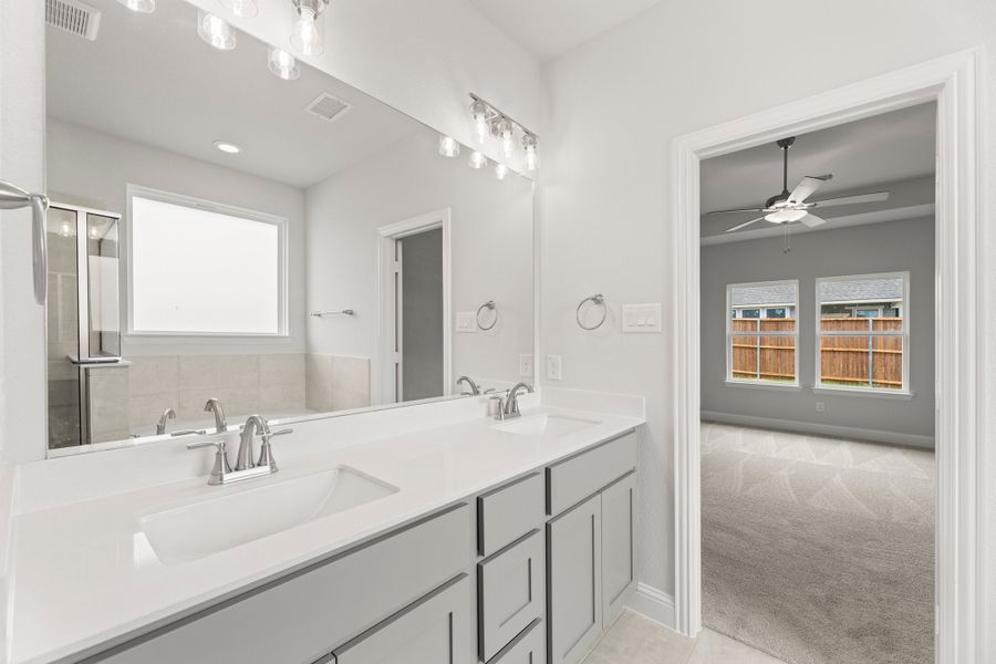 Furnished interior view inside a new home in Creekside, Royse City (Image 10).