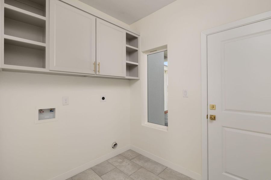 Spacious, unfurnished interior of a new home in , San Juan (Image 9).