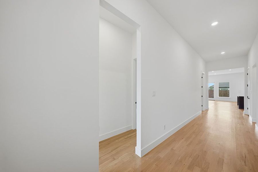 Spacious, unfurnished interior of a new home in Tavolo Park, Fort Worth (Image 17).