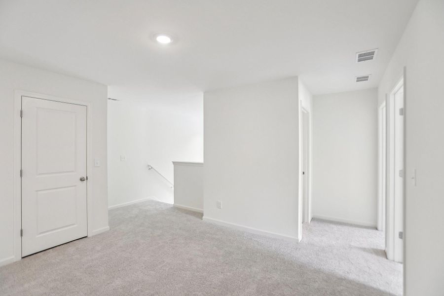 Spacious, unfurnished interior of a new home in Vida Mar, League City (Image 17). Spacious, unfurnished interior of a new home in Vida Mar, League City (Image 17).