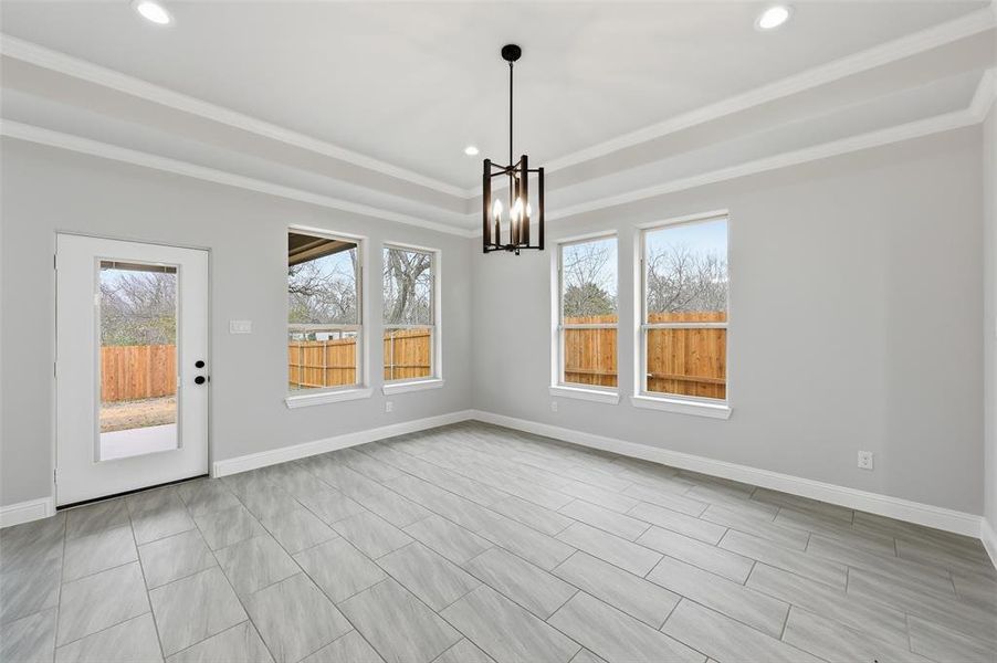 Spacious, unfurnished interior of a new home in , Corsicana (Image 9).