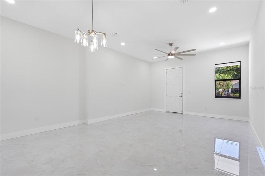 Spacious, unfurnished interior of a new home in , Tampa (Image 20).