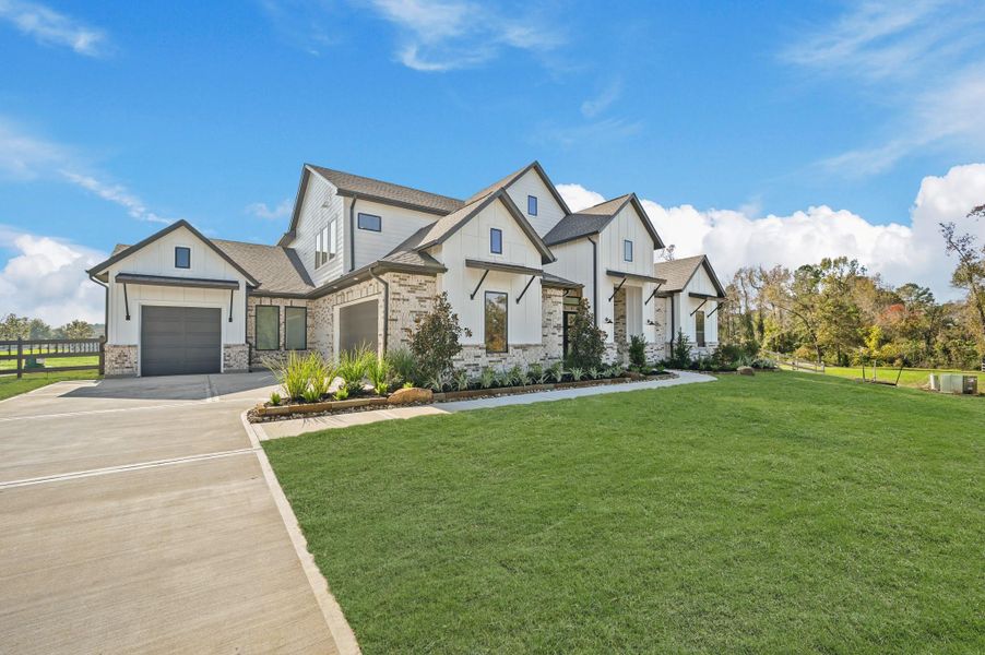 Front exterior of a new home in Bentwood Farms, Montgomery, TX, highlighting curb appeal (Image 26).