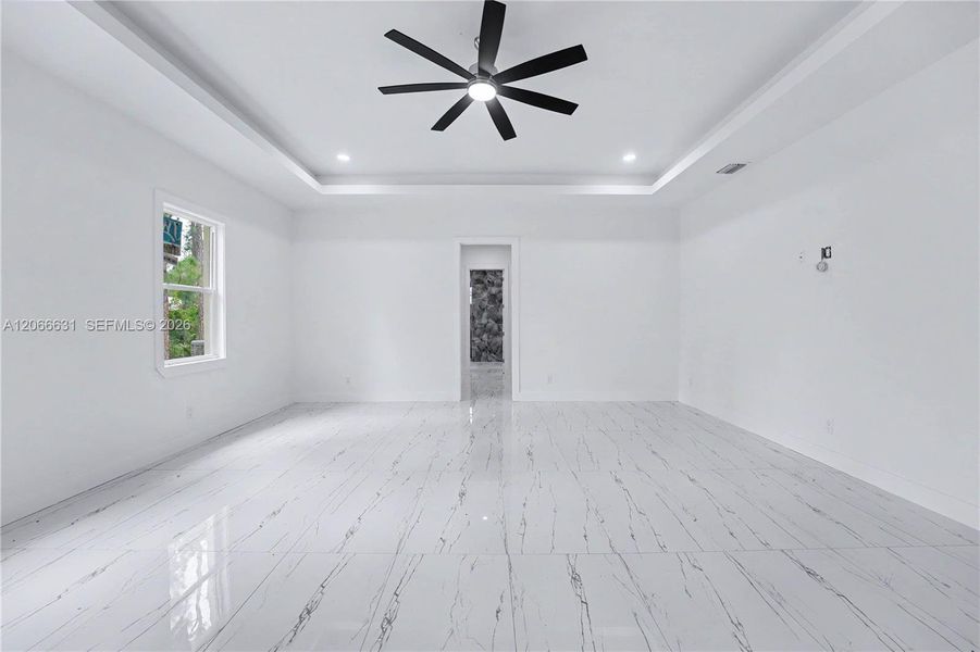 Spacious, unfurnished interior of a new home in , Lehigh Acres (Image 32).