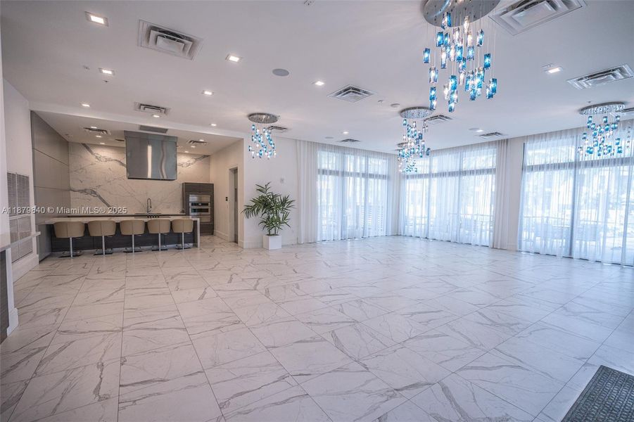 Furnished interior view inside a new home in , Doral (Image 8).