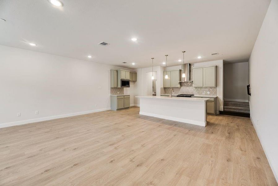 Spacious, unfurnished interior of a new home in Bayside, Rowlett (Image 17).