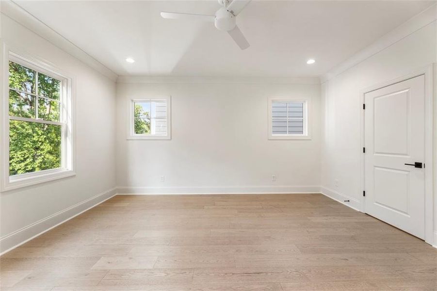 Spacious, unfurnished interior of a new home in , Alpharetta (Image 34).