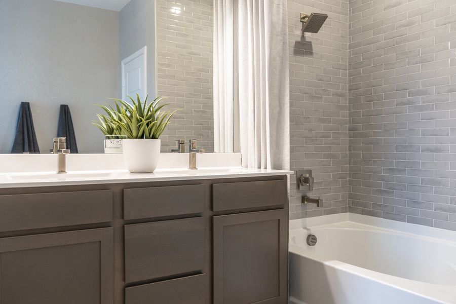 Optional extended ceiling-height tile surround