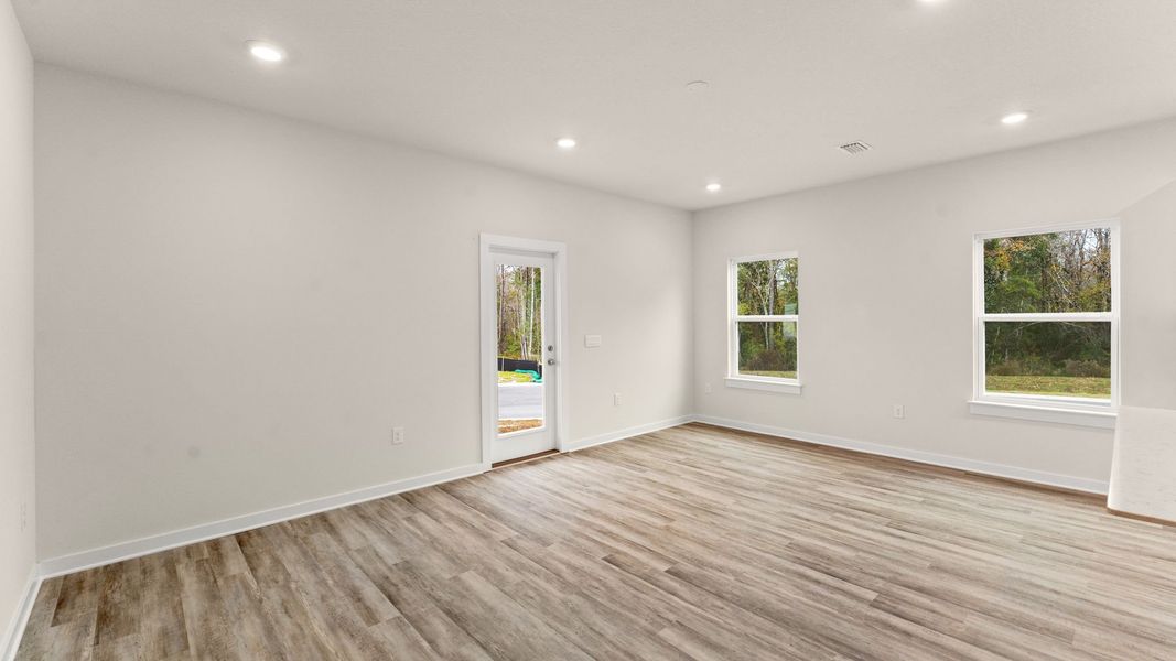 Spacious, unfurnished interior of a new home in Genoa Landing Townhomes, Freeport (Image 18).