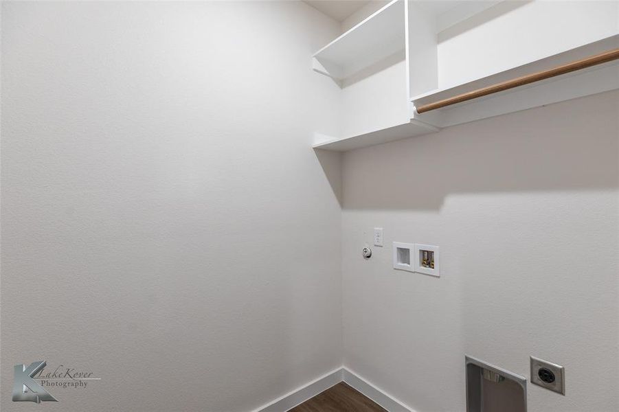 Spacious, unfurnished interior of a new home in , Abilene (Image 32).