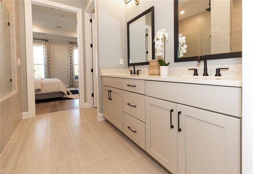 Furnished interior view inside a new home in Aberdeen, Hoschton (Image 34).