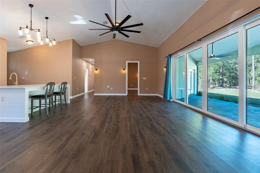 Spacious, unfurnished interior of a new home in , Spring Hill (Image 21).
