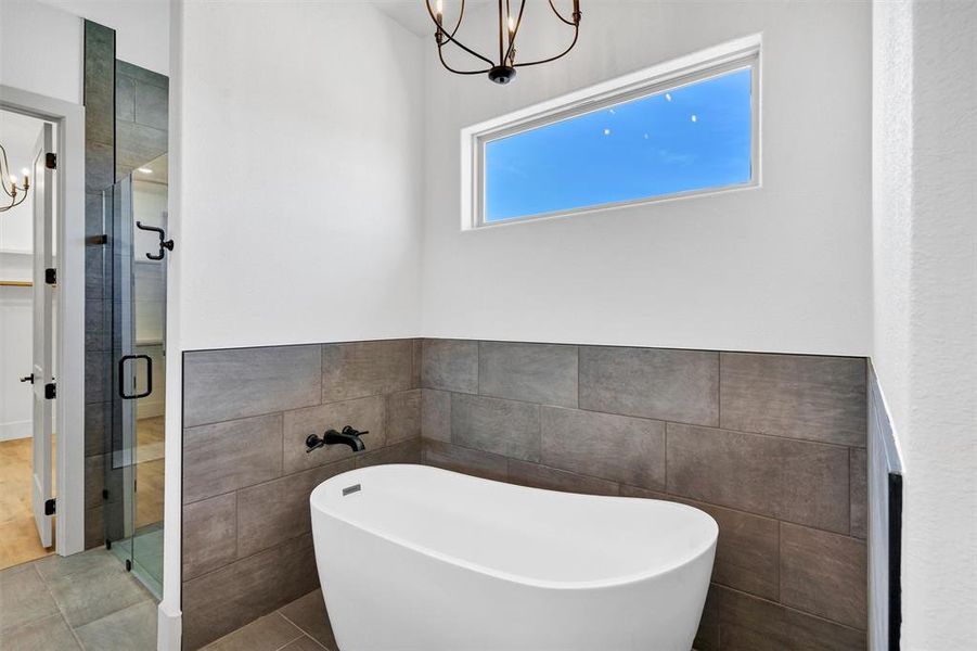 Furnished interior view inside a new home in , Tolar (Image 19).