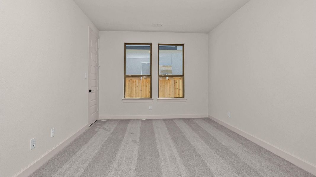 Spacious, unfurnished interior of a new home in Fulshear Lakes, Fulshear (Image 13).
