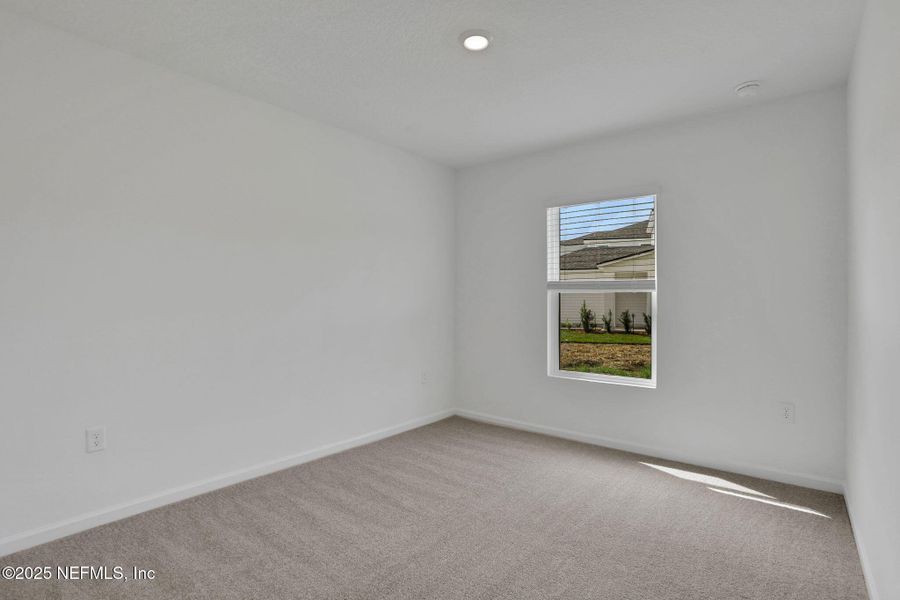 Spacious, unfurnished interior of a new home in Amberly, Green Cove Springs (Image 18).