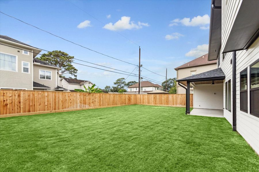 The 35'x60' backyard has plenty of room for a pool and then some! The 35'x60' backyard has plenty of room for a pool and then some!