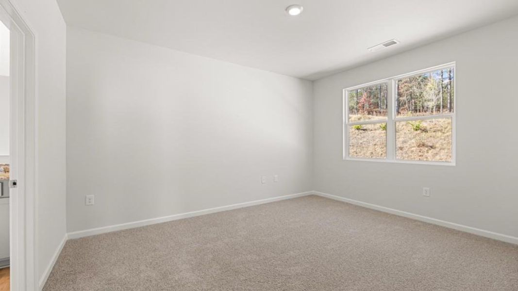 Spacious, unfurnished interior of a new home in Creekview, Atlanta (Image 13).