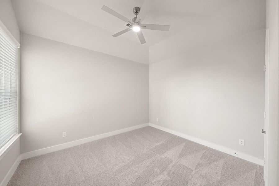 Spacious, unfurnished interior of a new home in Beacon Hill, Waller (Image 9).