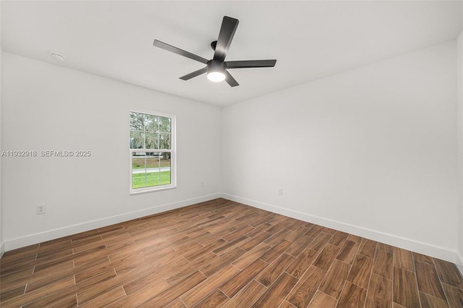 Spacious, unfurnished interior of a new home in , Sebring (Image 40).