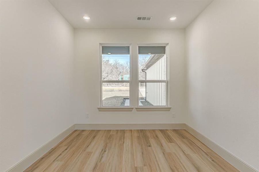 Spacious, unfurnished interior of a new home in , Granbury (Image 15).