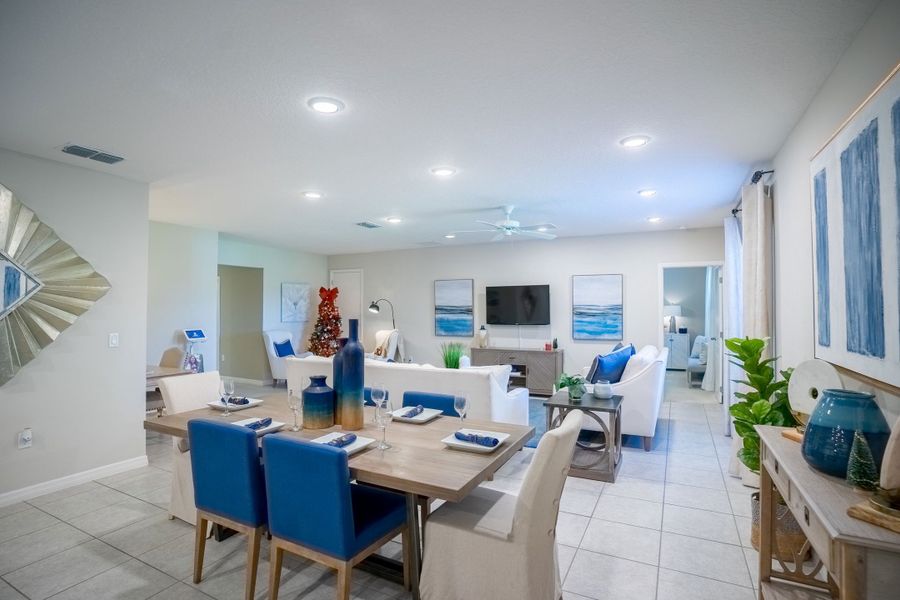 Furnished interior view inside a new home in Poinciana, Kissimmee (Image 10).