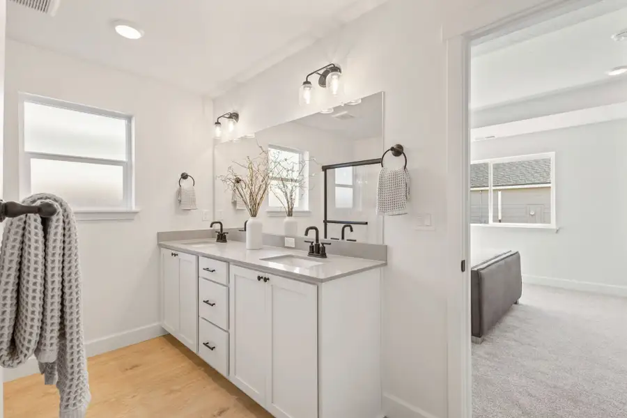 Representative furnished interior of a home built from the Aspen - IronHorse by MonteVista Homes in IronHorse, Prineville (Image 4).