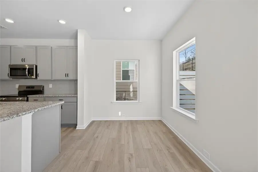 Spacious, unfurnished interior of a new home in Sanders Park, Austell (Image 25).