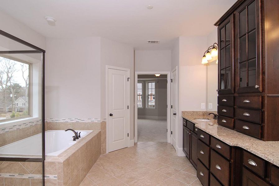 The Stonebridge - Master Bath