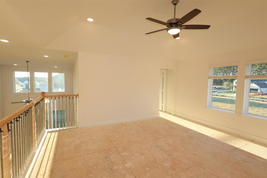 Spacious, unfurnished interior of a new home in Sorella, Tomball (Image 8). Spacious, unfurnished interior of a new home in Sorella, Tomball (Image 8).